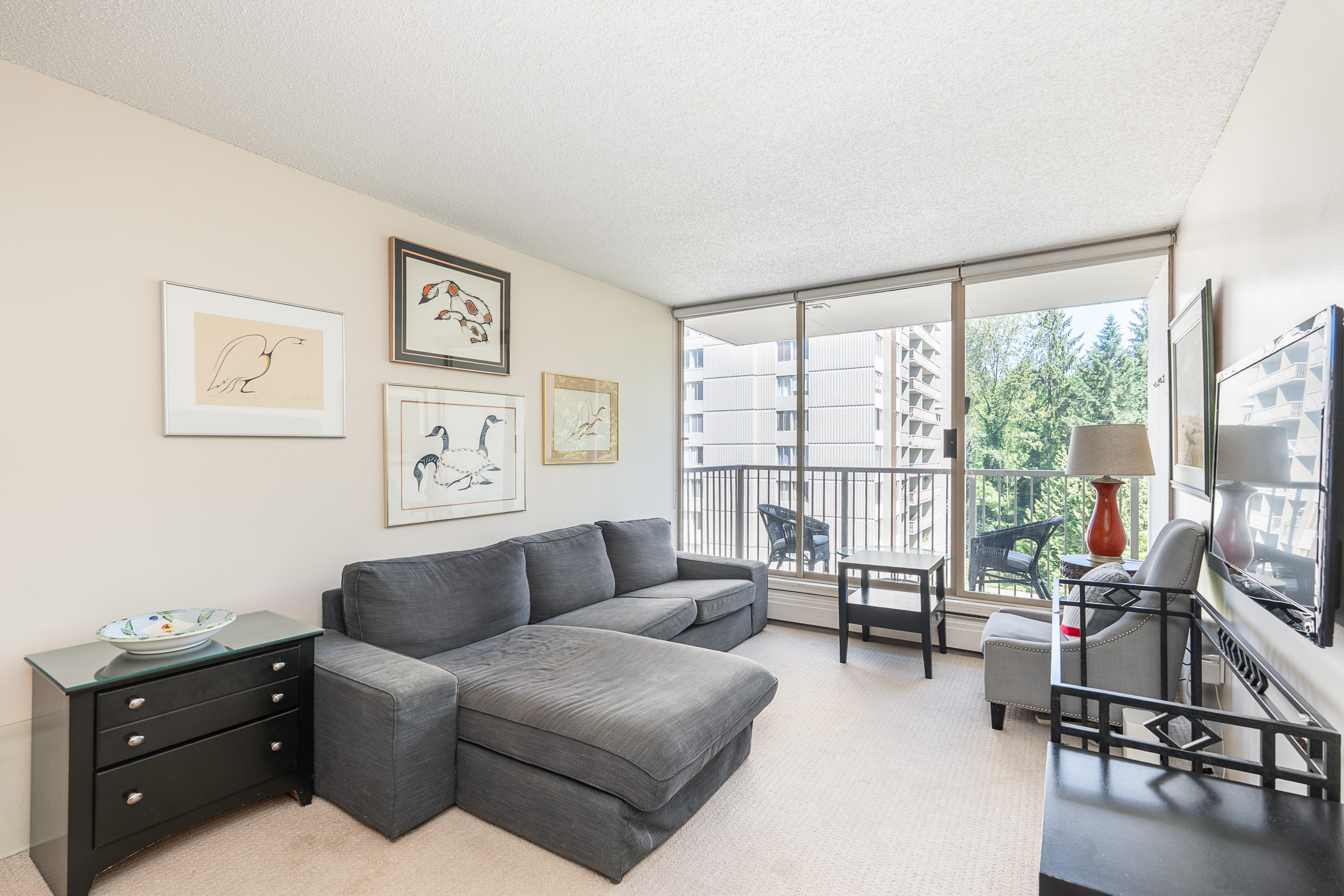 #905 - 2004 Fullerton Avenue